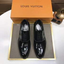 Picture of Louis Vuitton Shoes _SKULVsz38-45hnh061614585